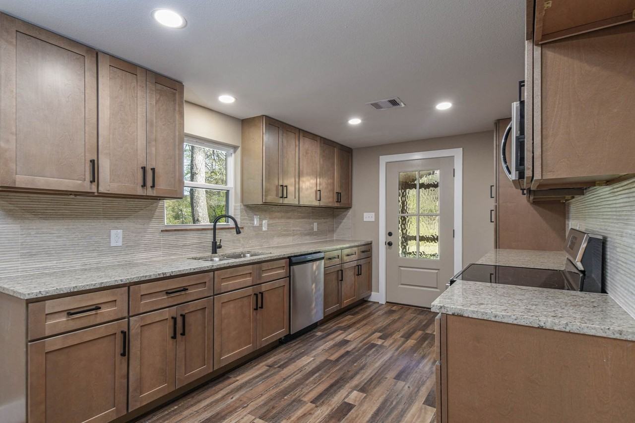 9126 Lazy Ln - Photo 6 of 28