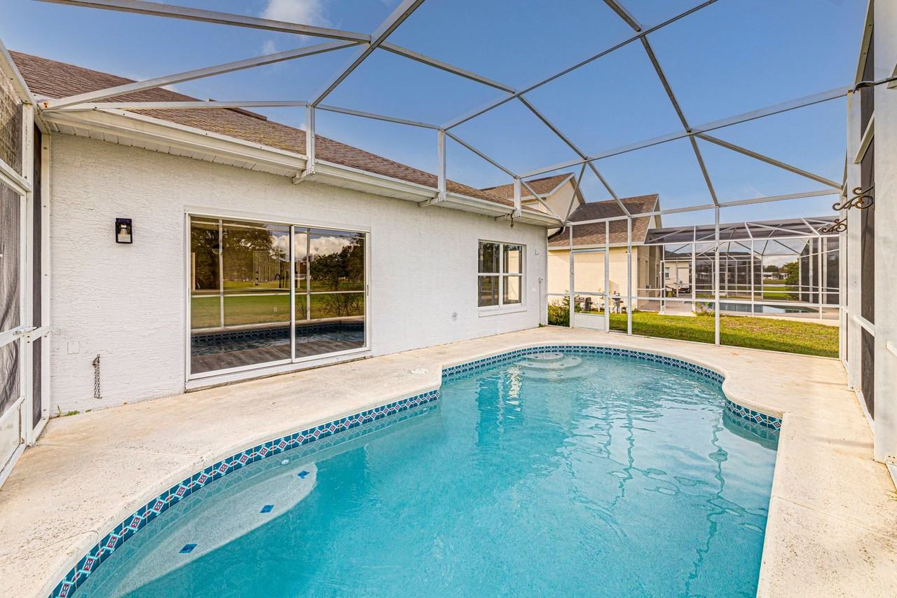 745 Jaybee Ave - Photo 7 of 40