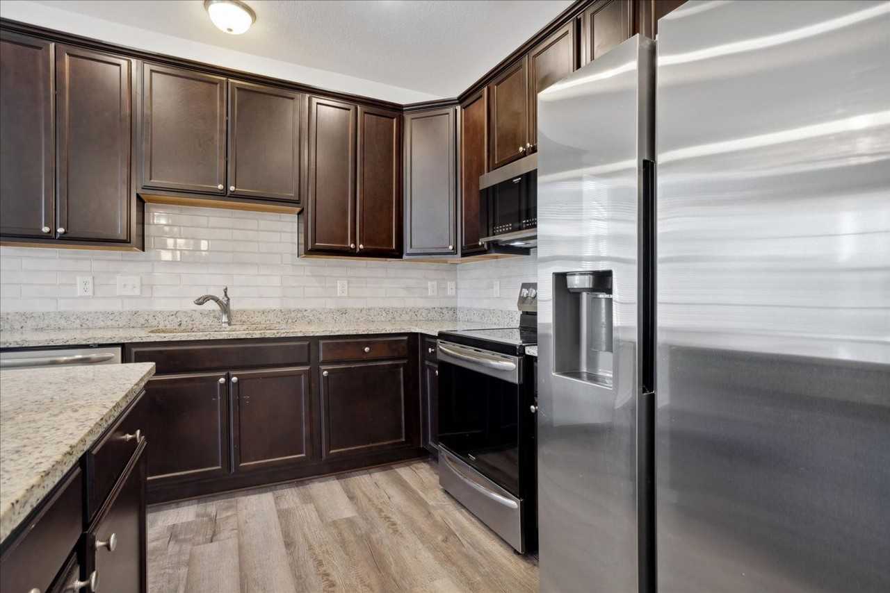 1414 Waltham Ln - Photo 7 of 26