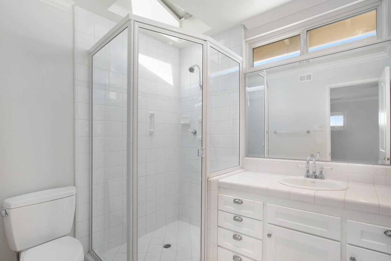 9091 Aloha Dr - Photo 4 of 25