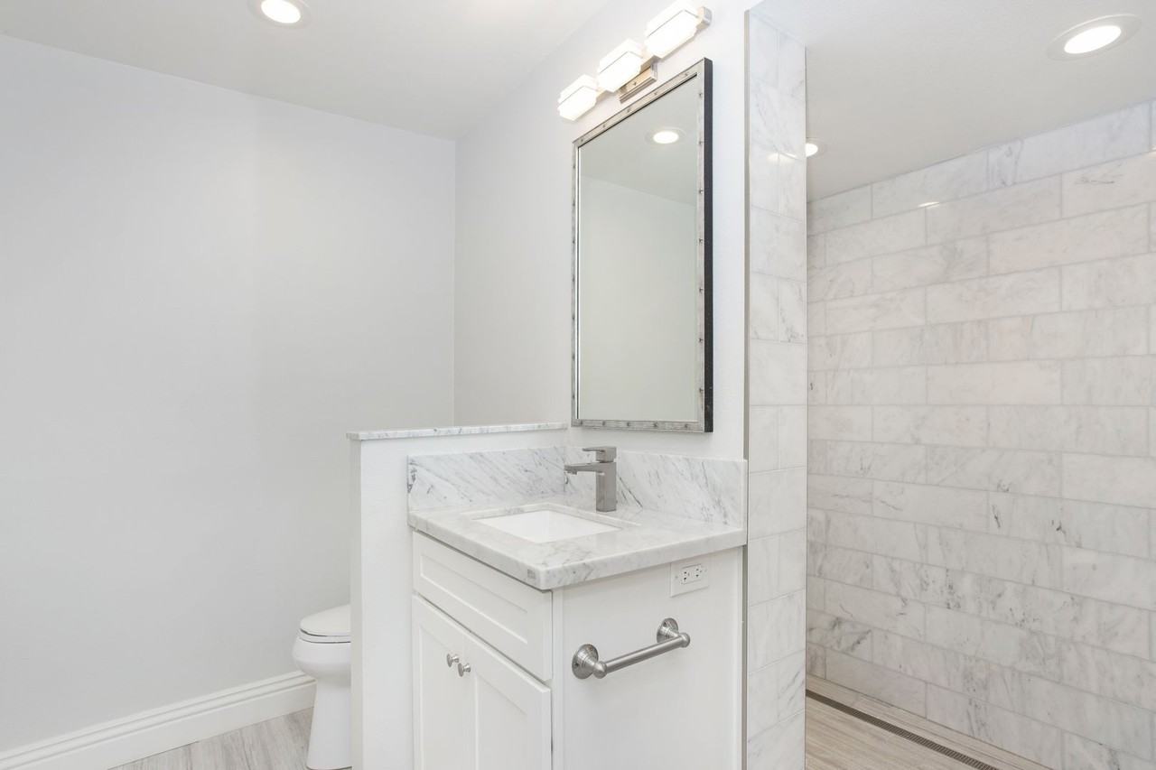 9091 Aloha Dr - Photo 5 of 25