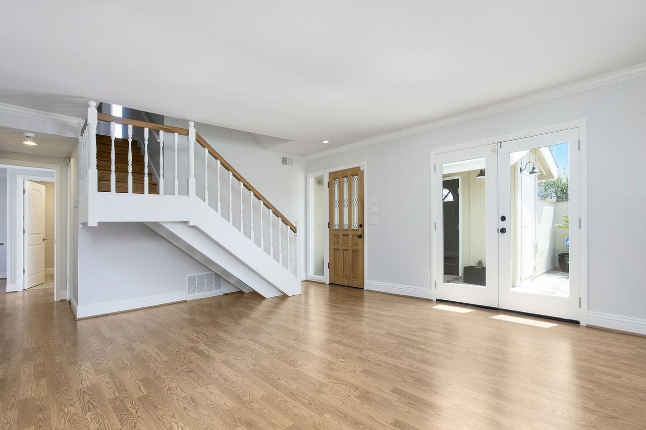 9091 Aloha Dr - Photo 3 of 25