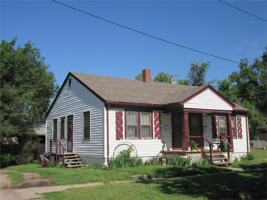 featured image of 7 N Elm St