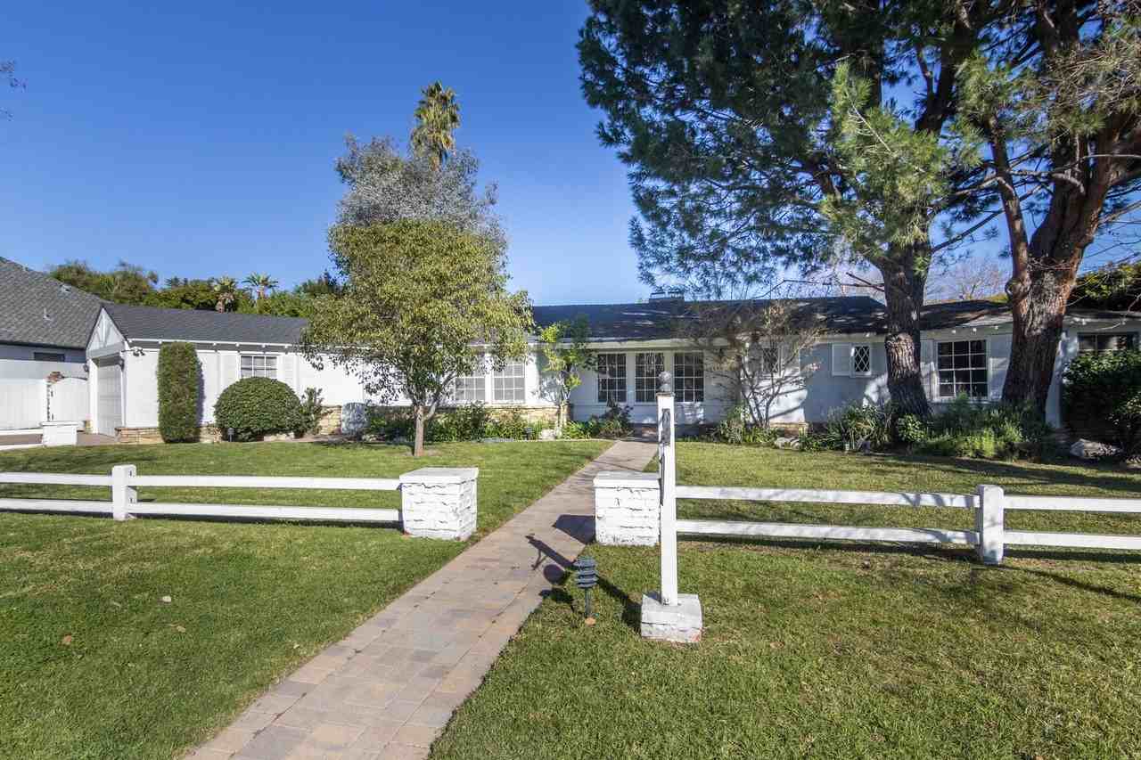 4668 Saint Clair Ave - Photo 2 of 38