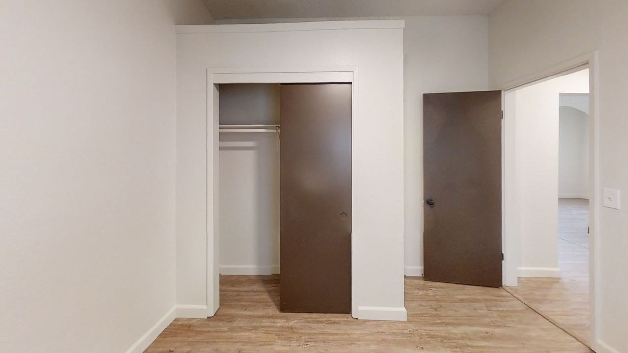 10752 E Chico Ave - Photo 5 of 17