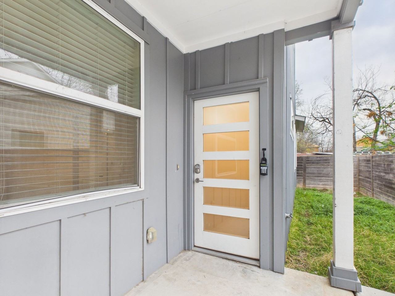 6102 Caddie St - Photo 2 of 35