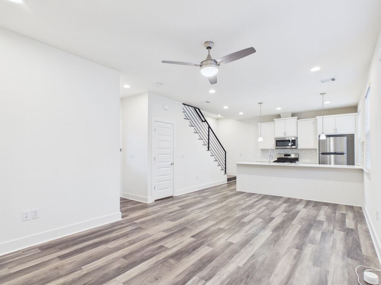 6102 Caddie St - Photo 5 of 35