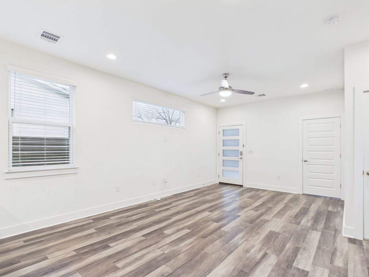 6102 Caddie St - Photo 7 of 35