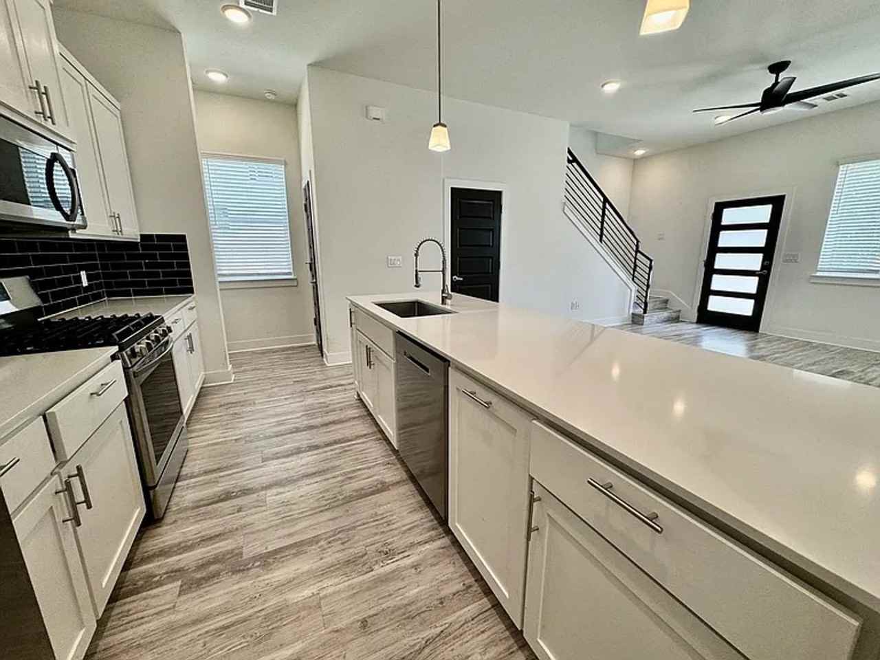 1006 Vargas Rd #A - Photo 6 of 22