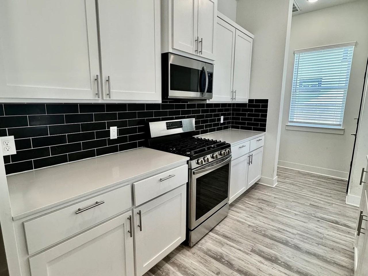 1006 Vargas Rd #A - Photo 7 of 22