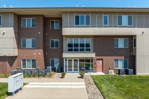 featured image of 805 Se Gateway Dr