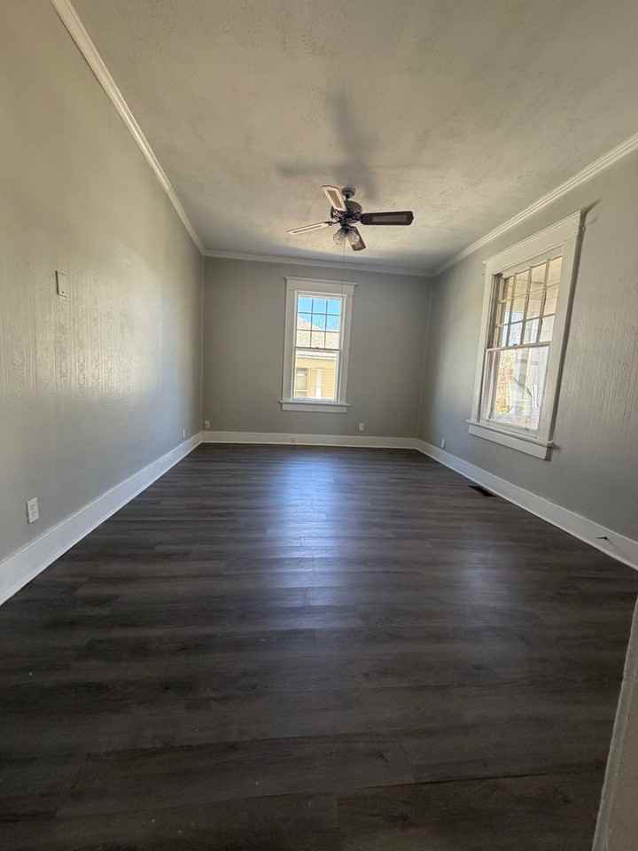 150 Arlington Ave - Photo 3 of 9