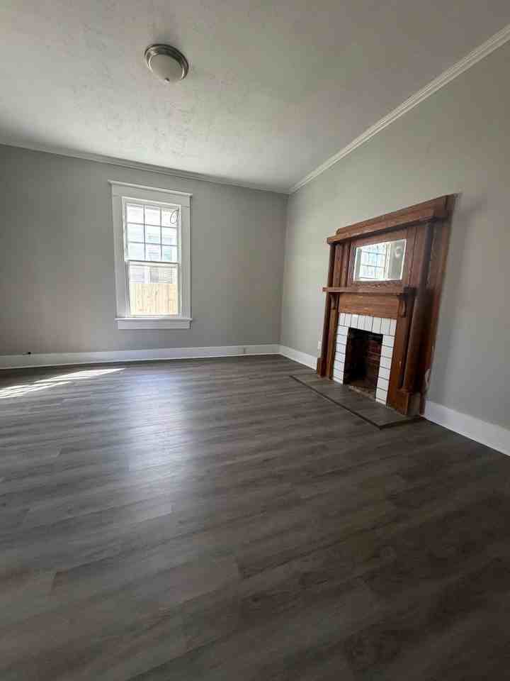 150 Arlington Ave - Photo 5 of 9