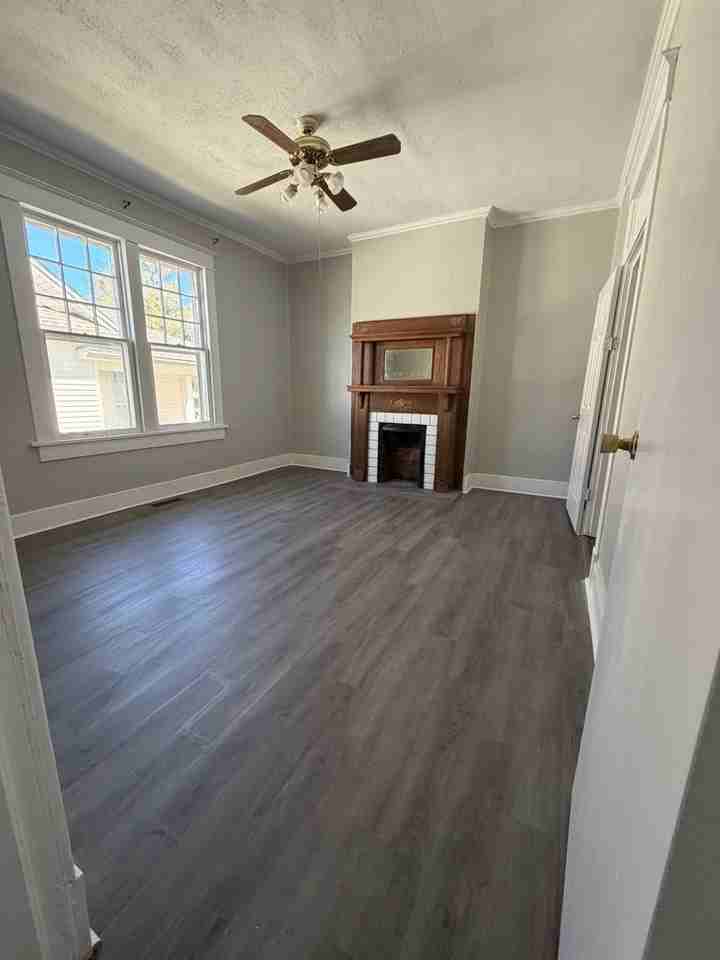 150 Arlington Ave - Photo 7 of 9