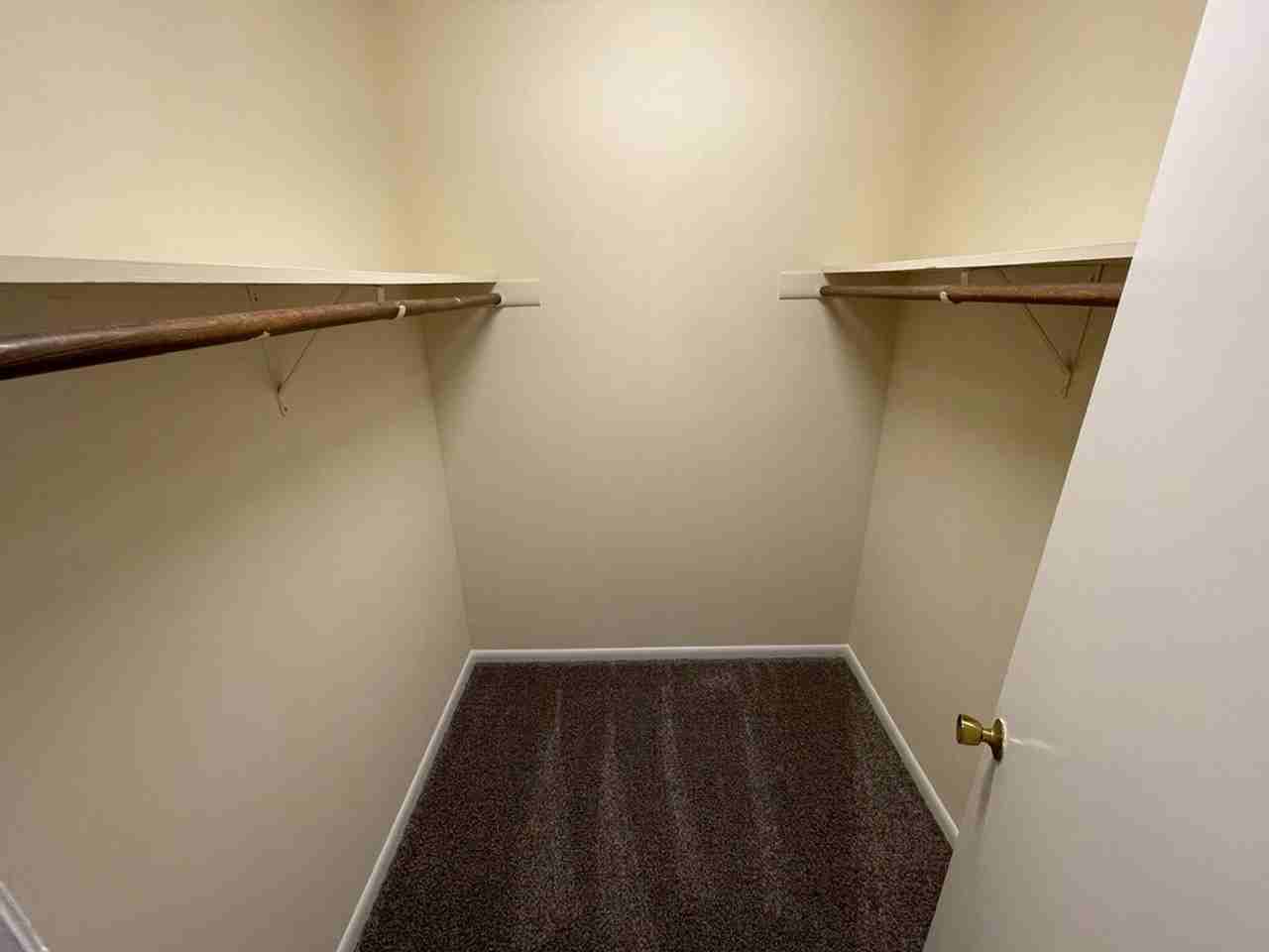 4716 Walden Pond Dr #B - Photo 5 of 14