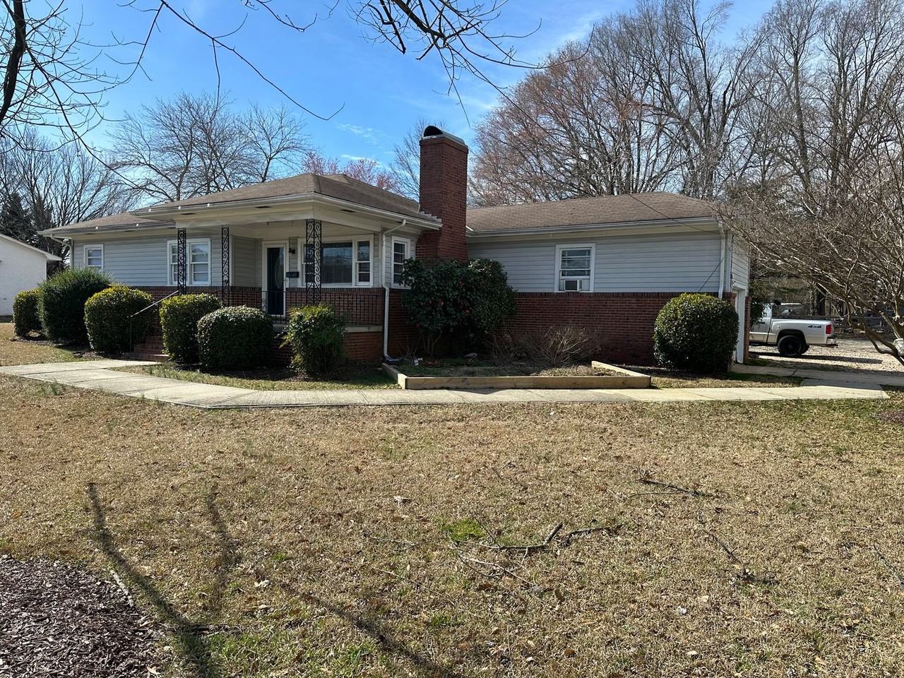 3317 N Duke St - Photo 3 of 16