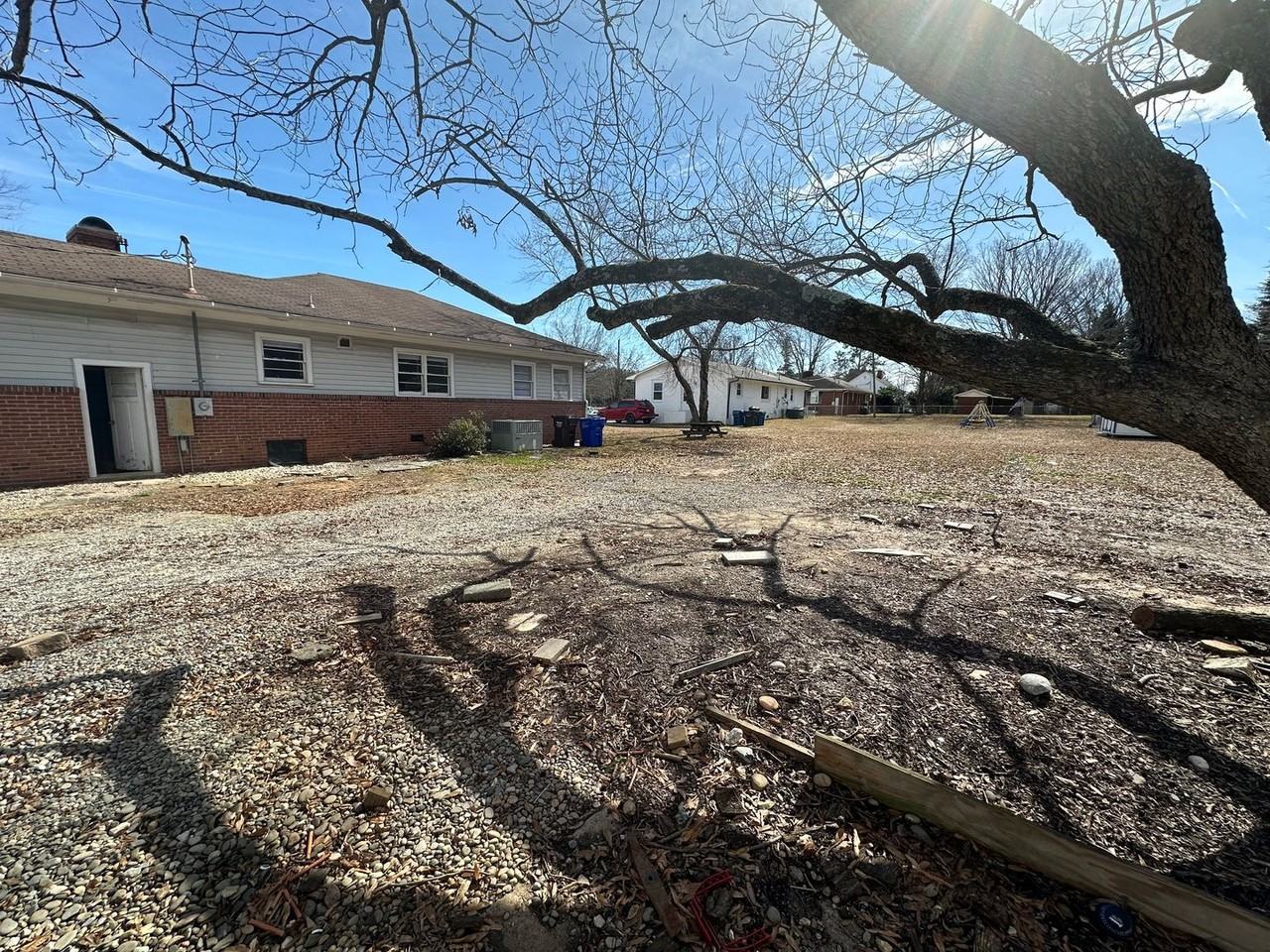 3317 N Duke St - Photo 5 of 16