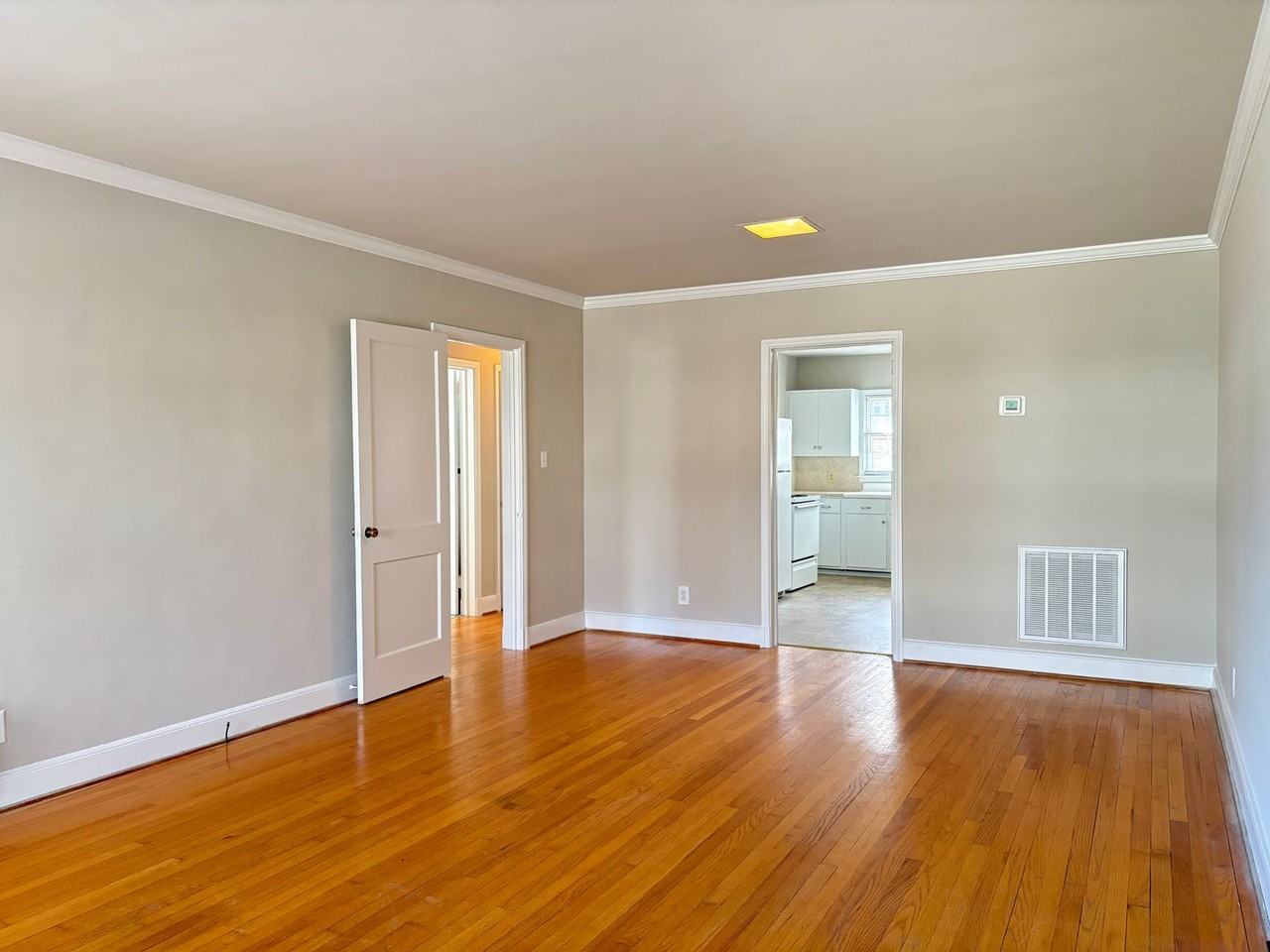 1915 Walker Ave - Photo 4 of 15