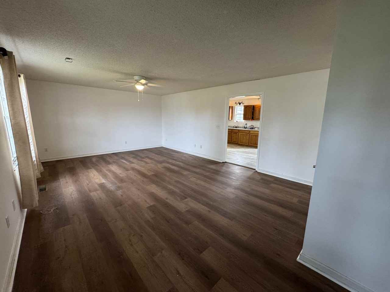 544 Coffee Ave - Photo 2 of 17