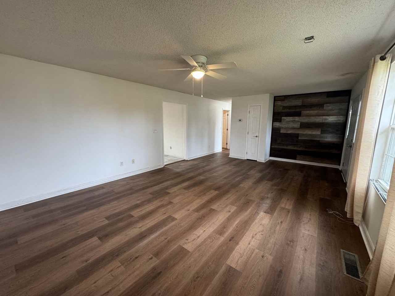 544 Coffee Ave - Photo 3 of 17