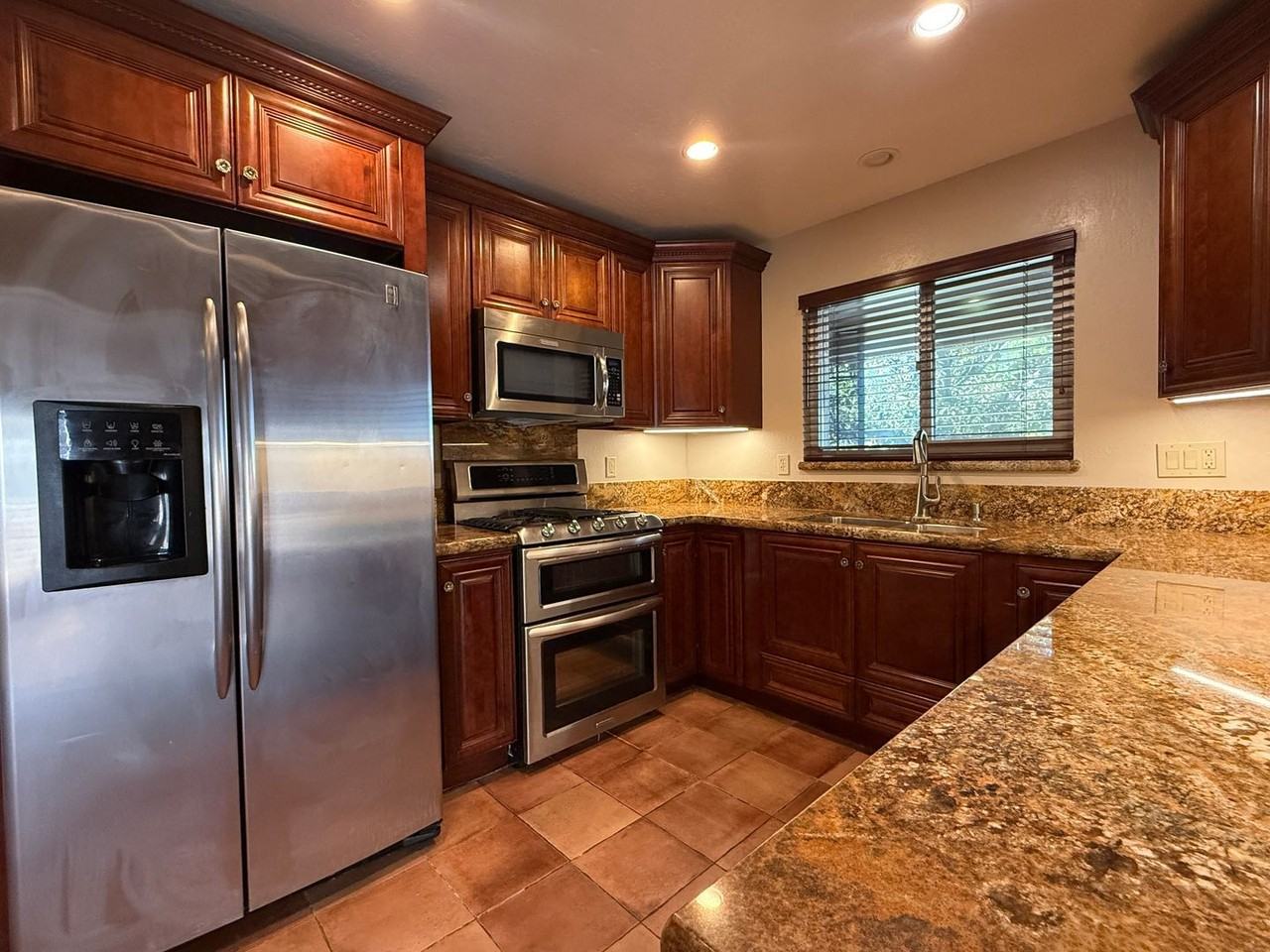 1676 Woodridge Way - Photo 2 of 13