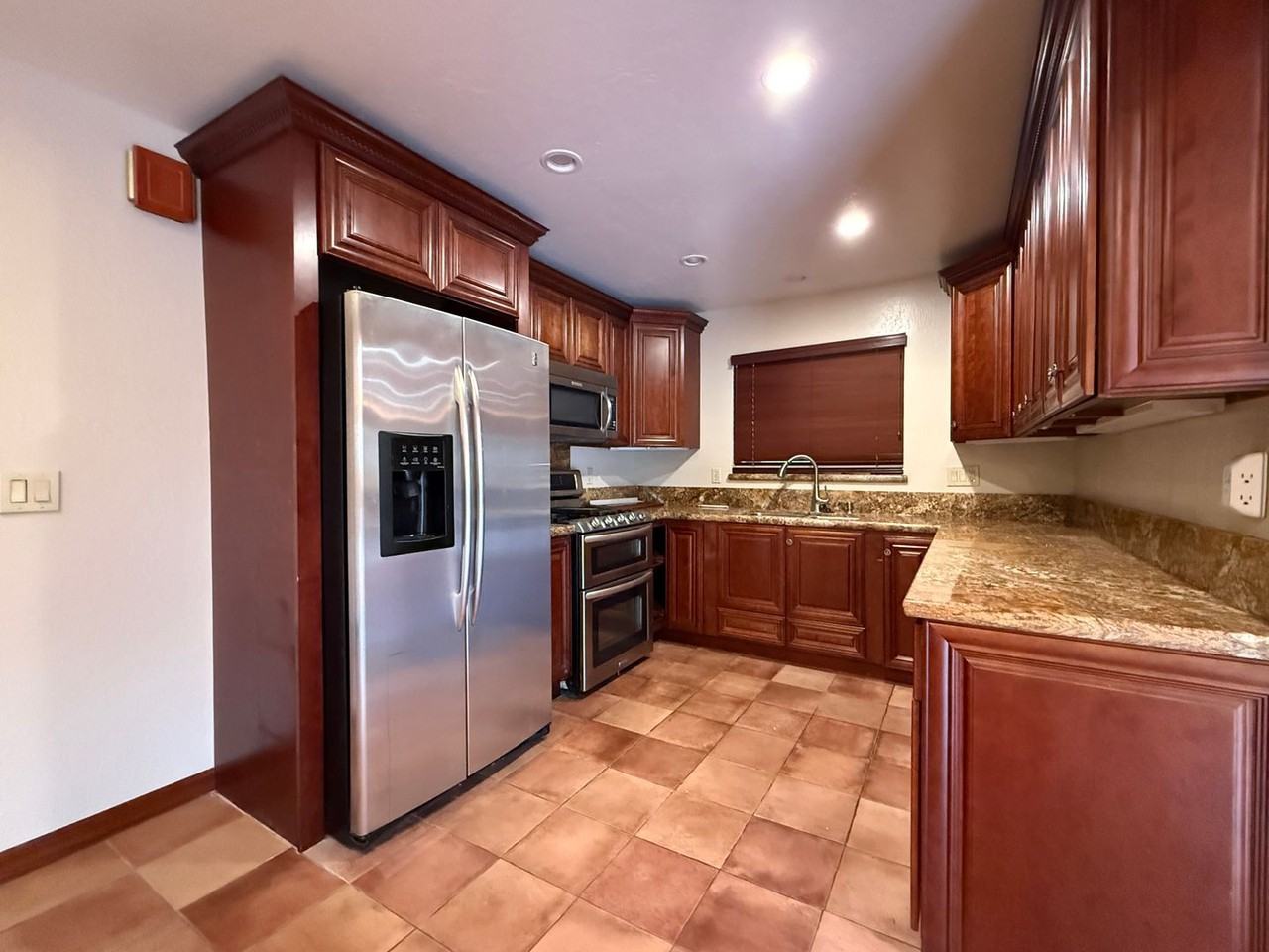 1676 Woodridge Way - Photo 3 of 13