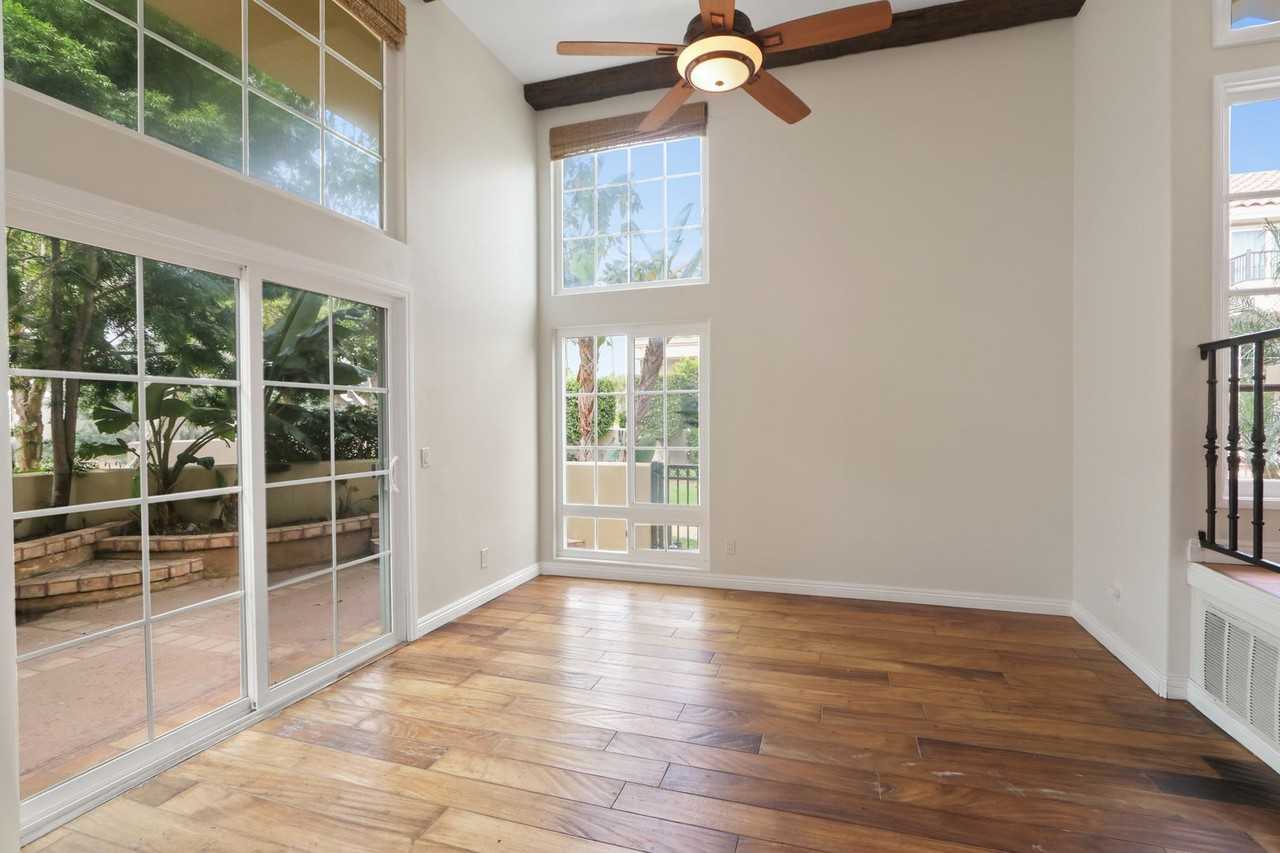 6031 Shadowbrook Cir - Photo 5 of 25