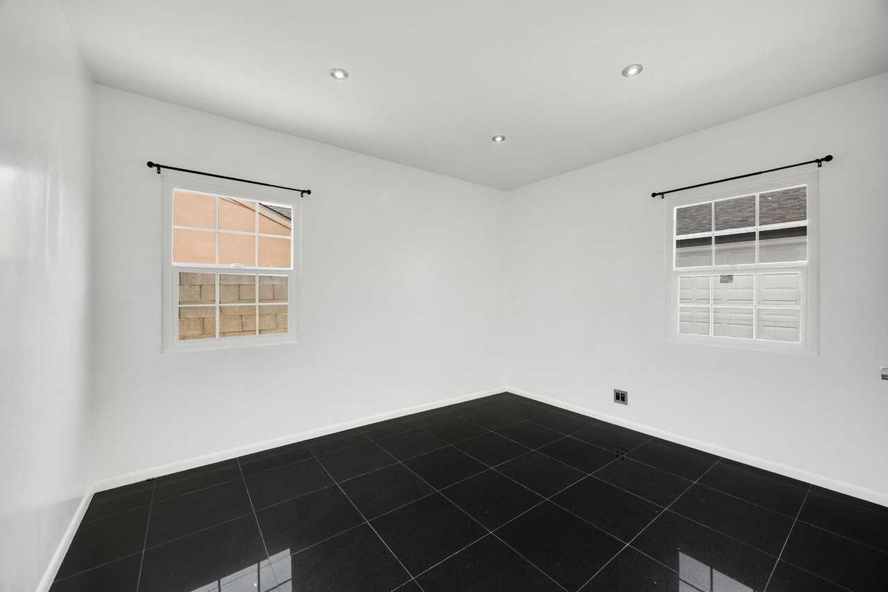 12165 Beaty Ave - Photo 6 of 22