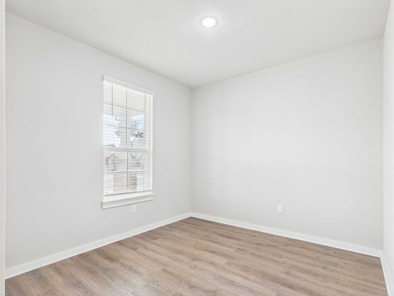 2401 Bear Cub Bnd - Photo 4 of 50