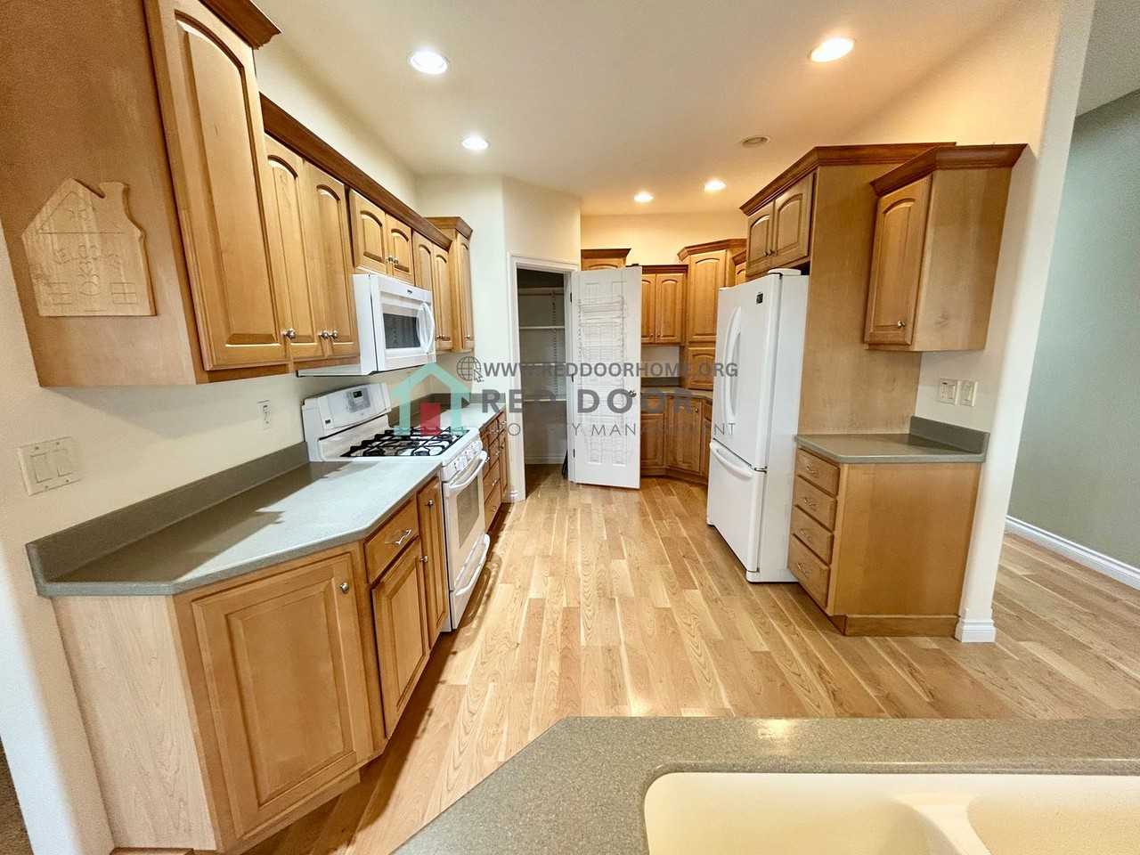 2501 29th St S - Photo 5 of 20