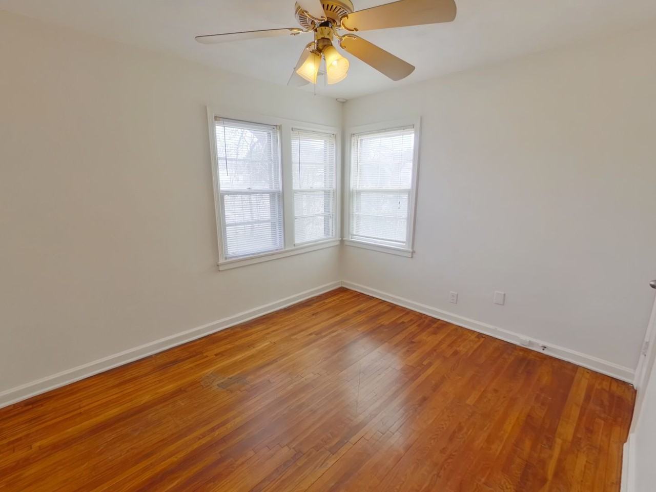 1607 N Erie St - Photo 7 of 8