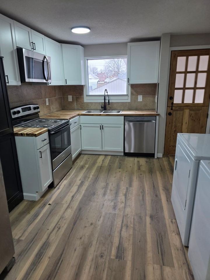 214 Lobban St - Photo 6 of 20