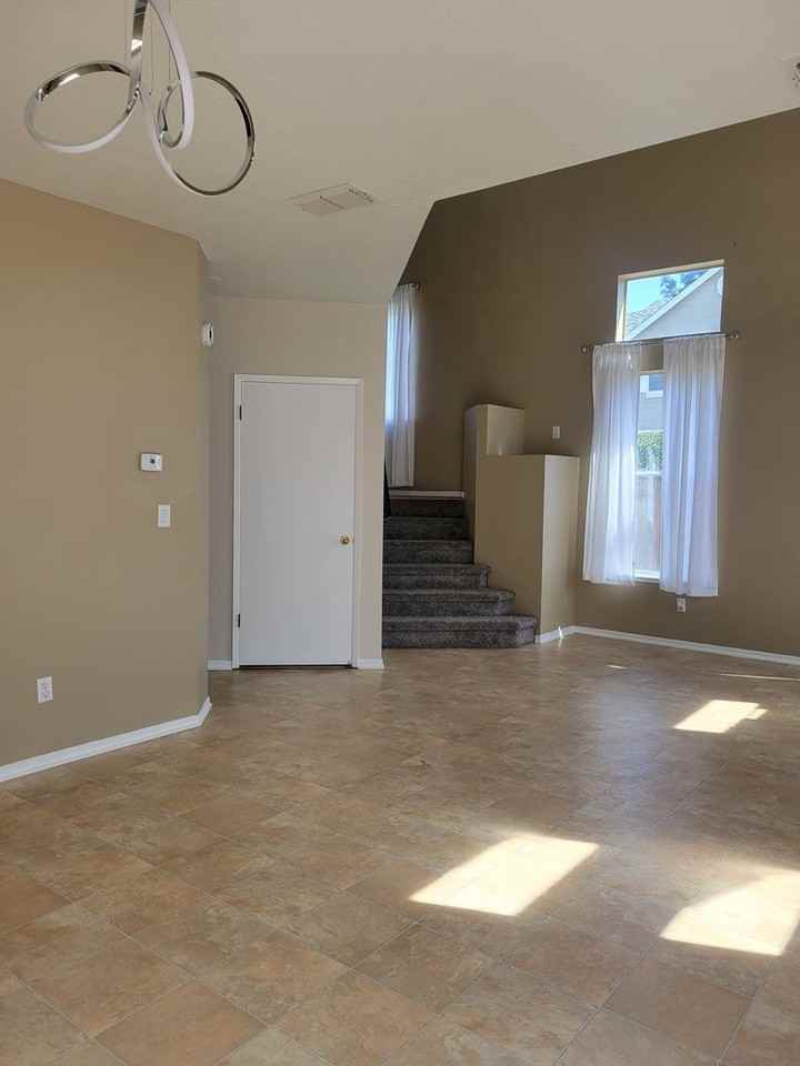 358 Flagstone Cir - Photo 6 of 32