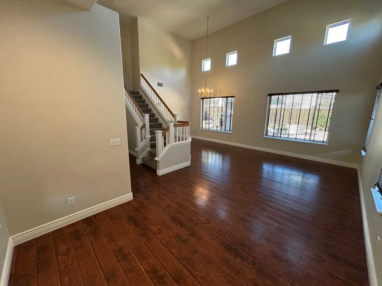 813 Allen Ct - Photo 3 of 31