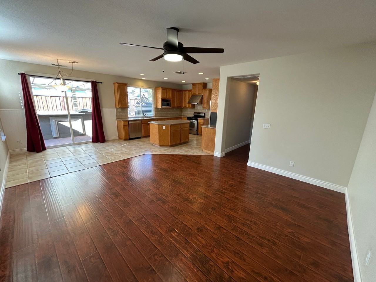 813 Allen Ct - Photo 7 of 31