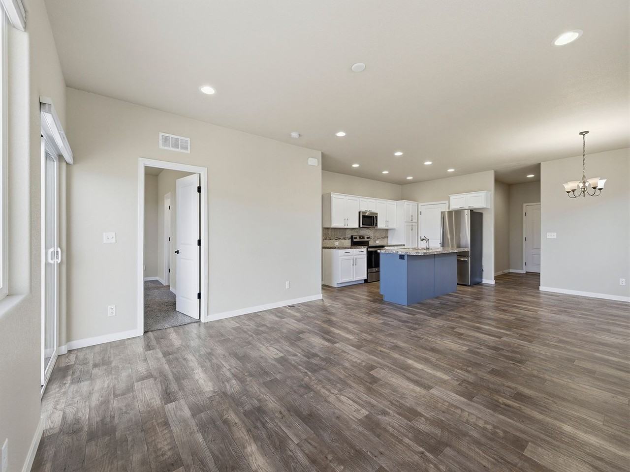 3125 Thorn Cir - Photo 2 of 21