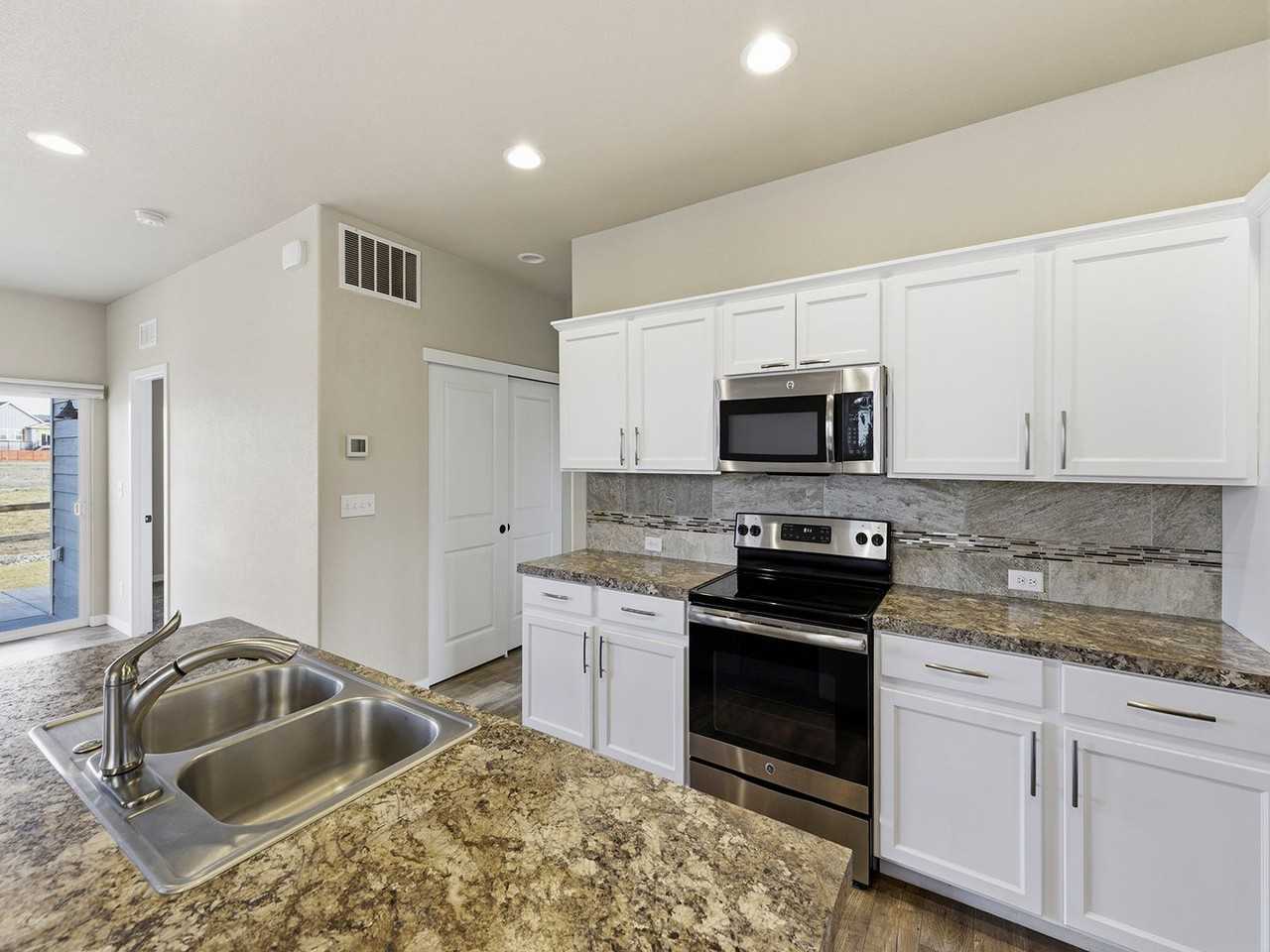 3125 Thorn Cir - Photo 7 of 21