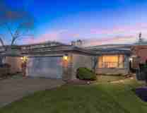 7151 N Hamlin Ave - Photo 1 of 1