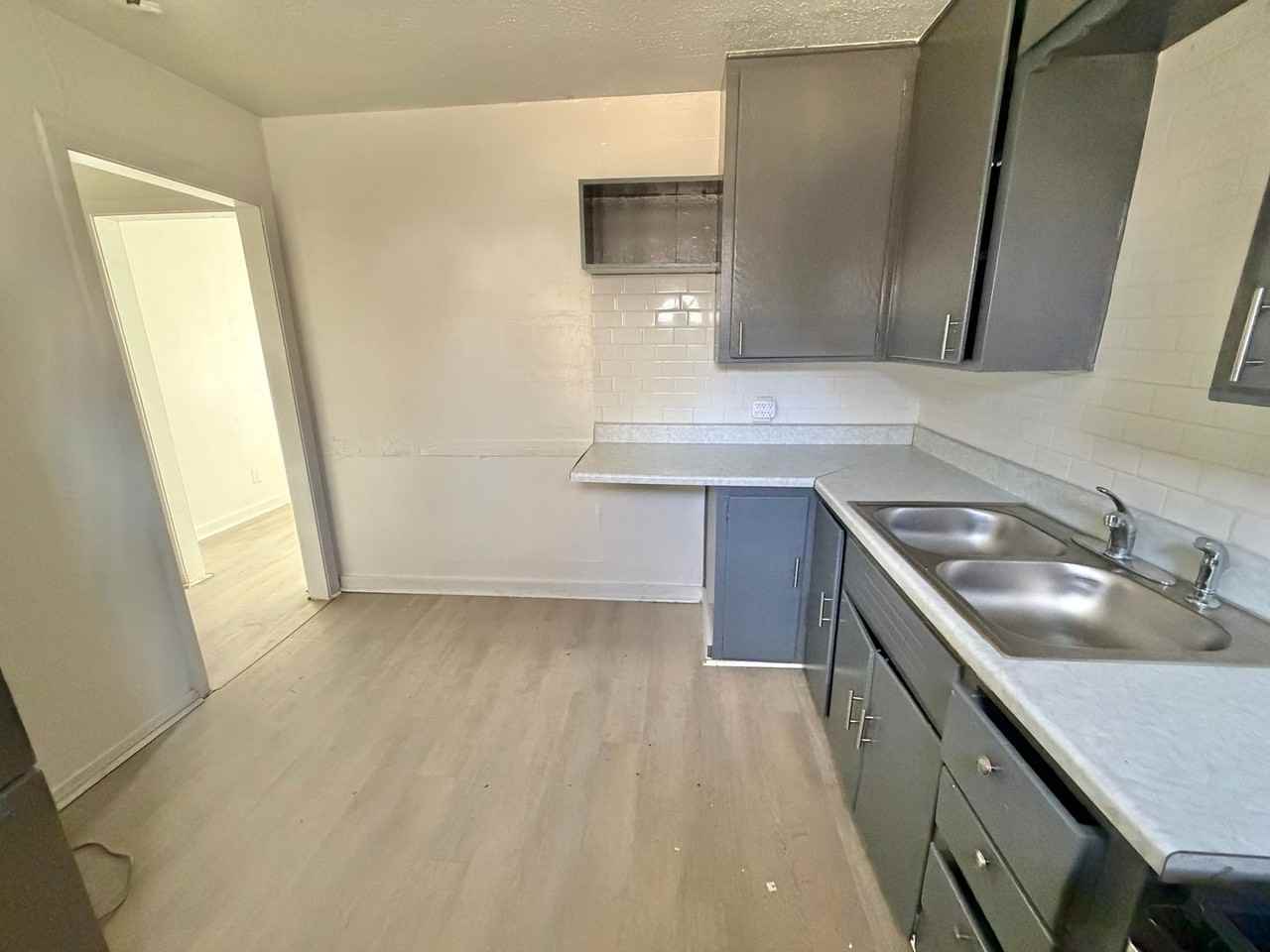 3705 Sw 41st St - Photo 5 of 13