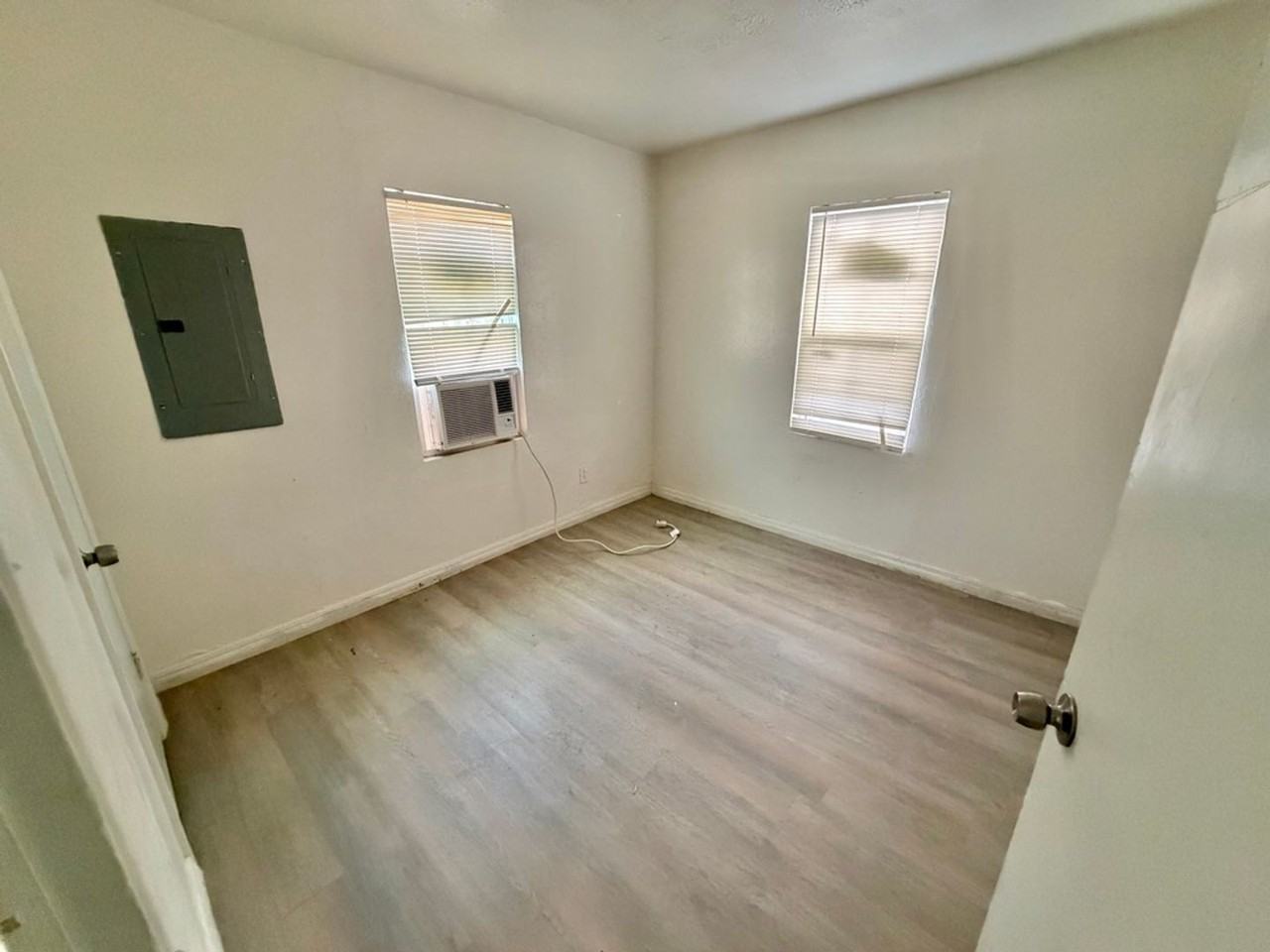 3705 Sw 41st St - Photo 7 of 13