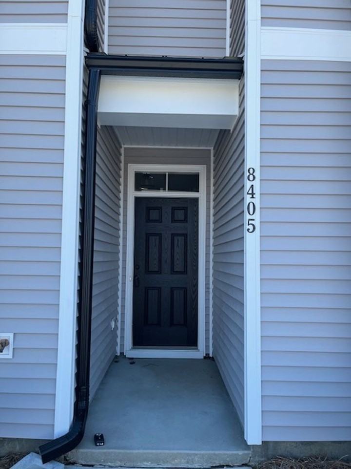 8405 Paramount Pt - Photo 2 of 28