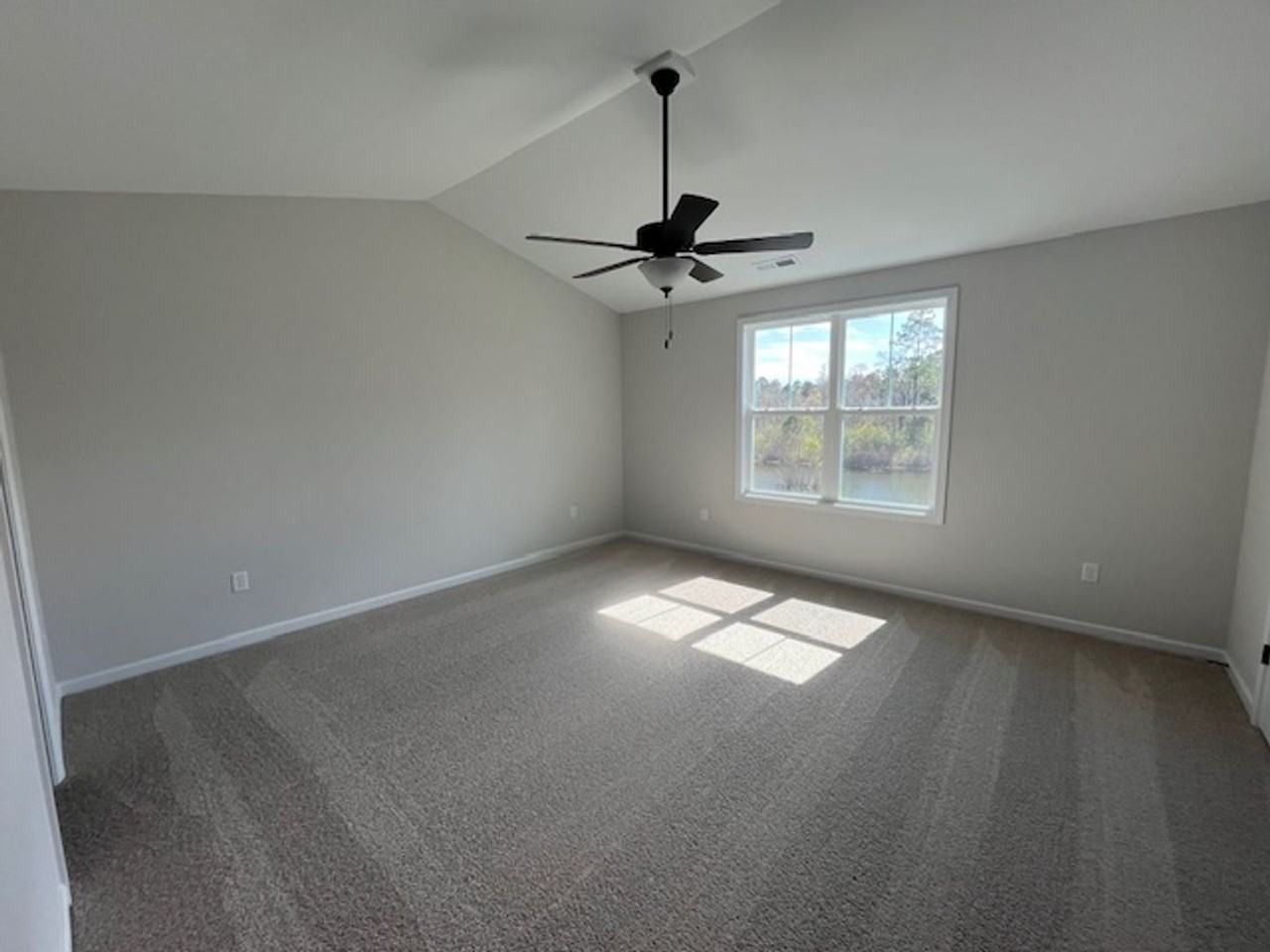 8405 Paramount Pt - Photo 6 of 28