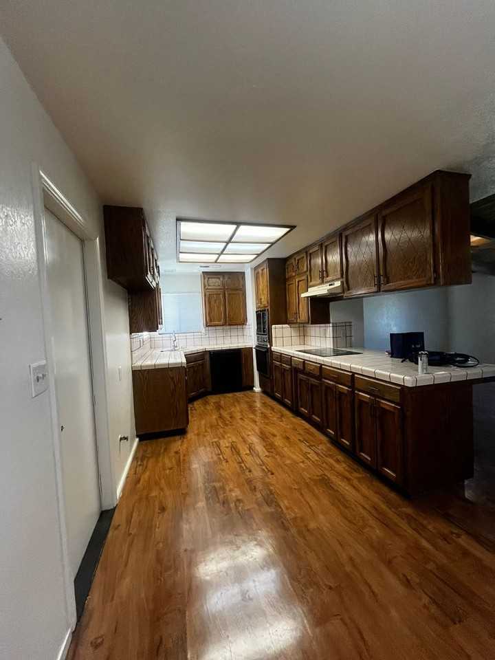 3142 E Race Ave - Photo 5 of 14