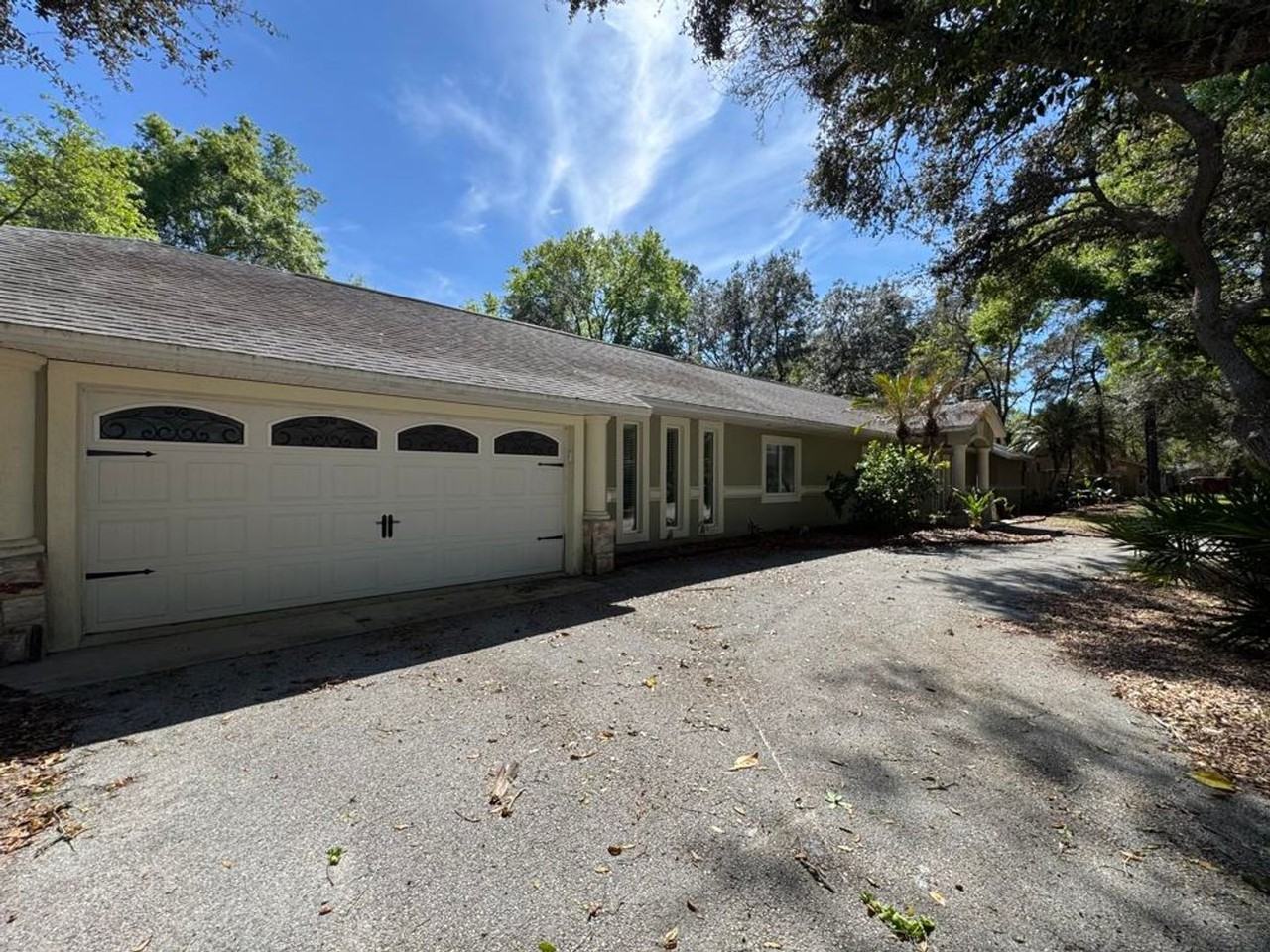 190 Hidden Hills Dr - Photo 2 of 44