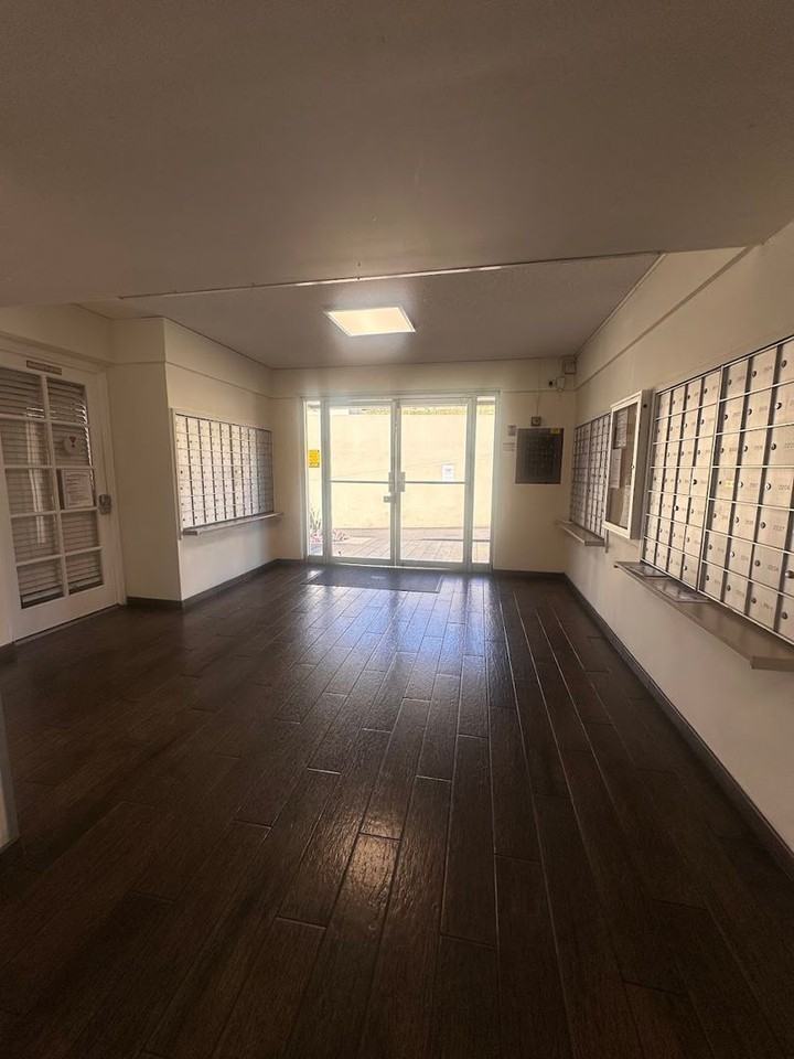 Moanalua Armstrong - Photo 4 of 29