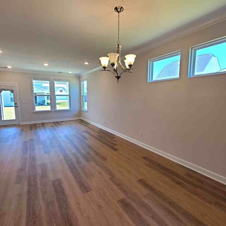 617 Cascade Loop - Photo 2 of 20