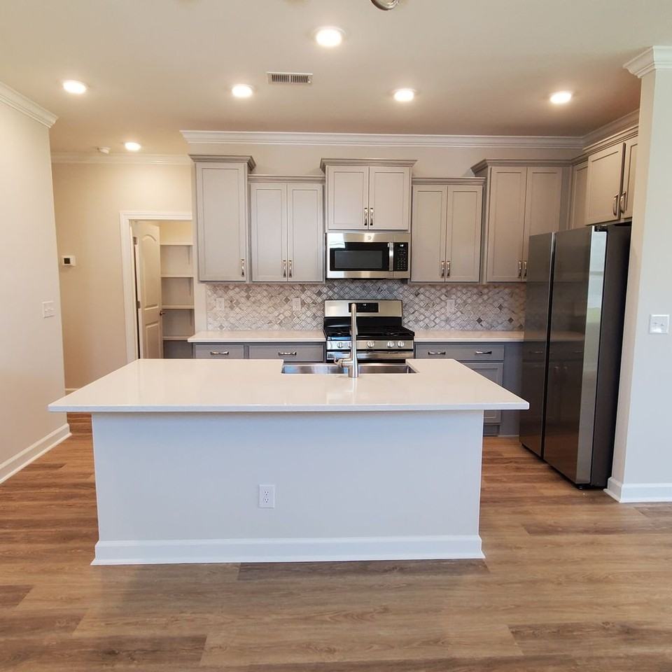 617 Cascade Loop - Photo 3 of 20