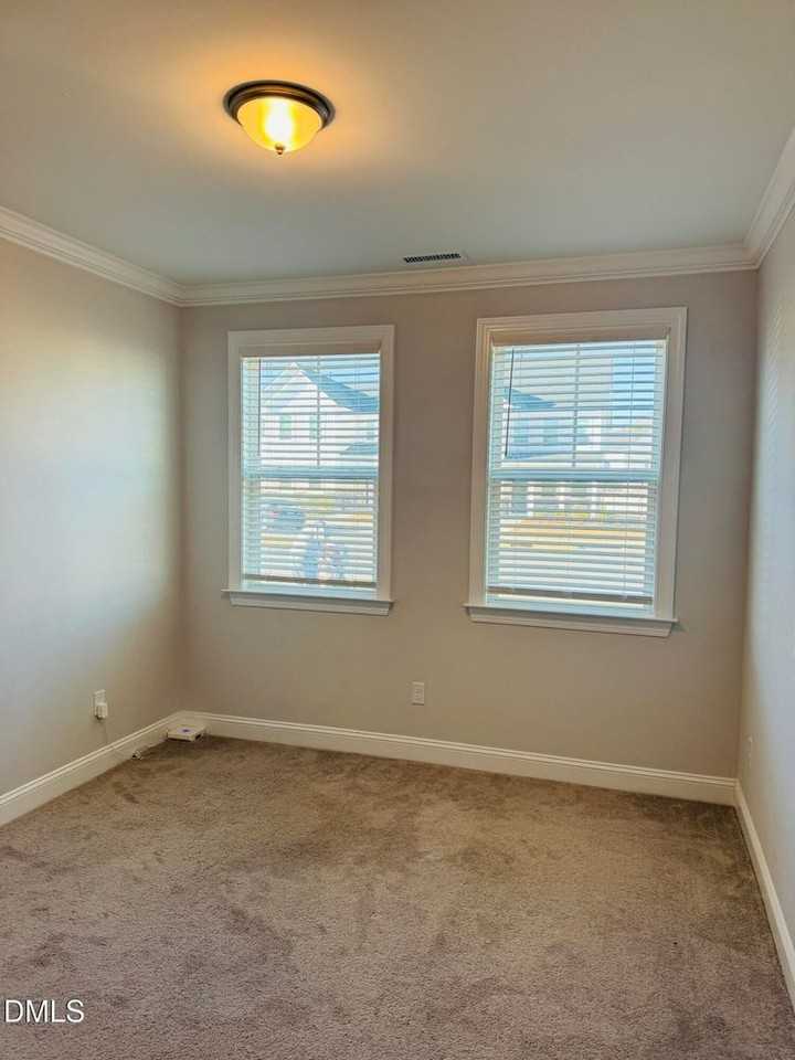 142 Sea Cave Ln - Photo 6 of 26