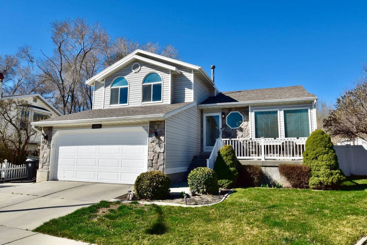 6068 S Eagle Nest Dr - Photo 2 of 31