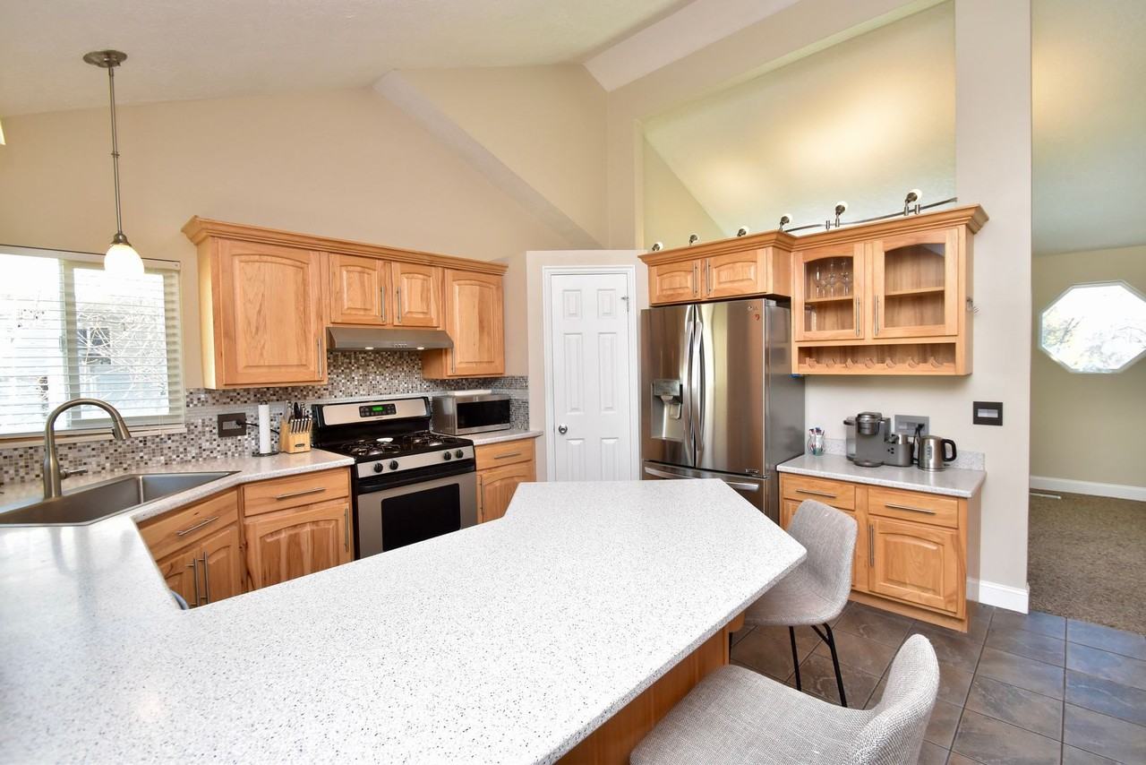 6068 S Eagle Nest Dr - Photo 5 of 31